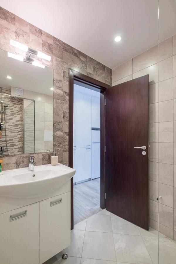 Quiet & Airy Modern Apt. Top Centre Free Parking София Экстерьер фото