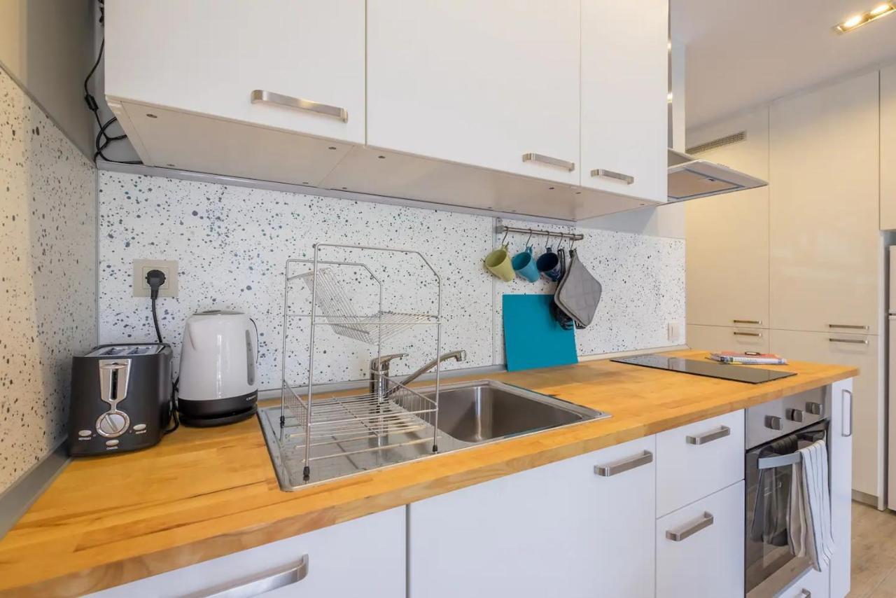Quiet & Airy Modern Apt. Top Centre Free Parking София Экстерьер фото